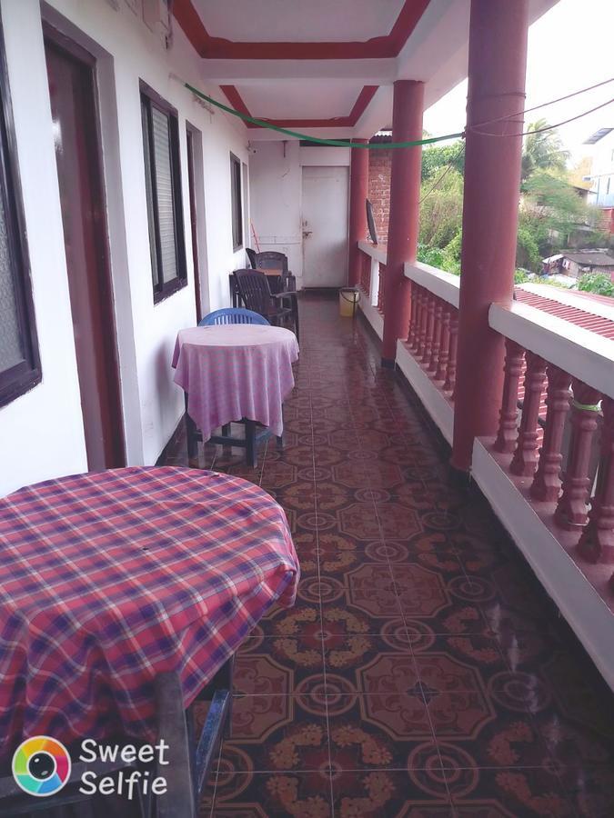 Budget Beach Stay In Tito'S Lane Baga Exterior photo